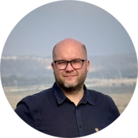 Kasvokuva henkilöstä Ari Pyykölä.